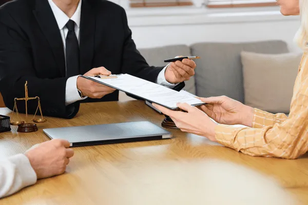 3 things you must never do on social media when divorcing