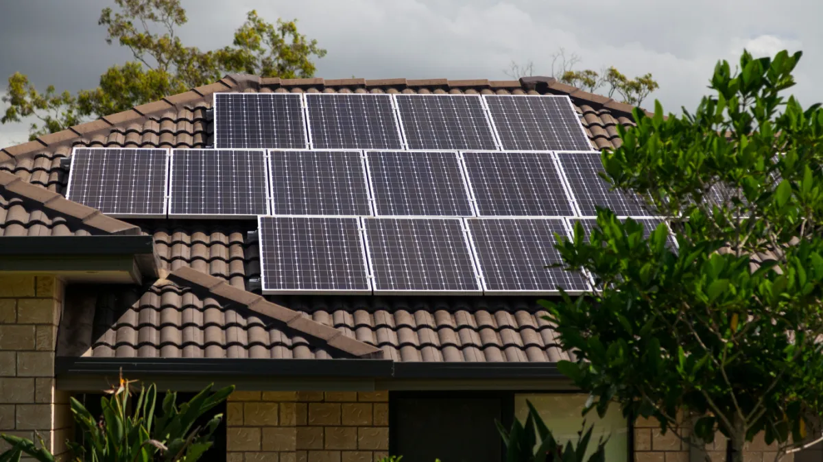 Buying & Selling Solar Homes | Solar Panels, Leases & Home Value