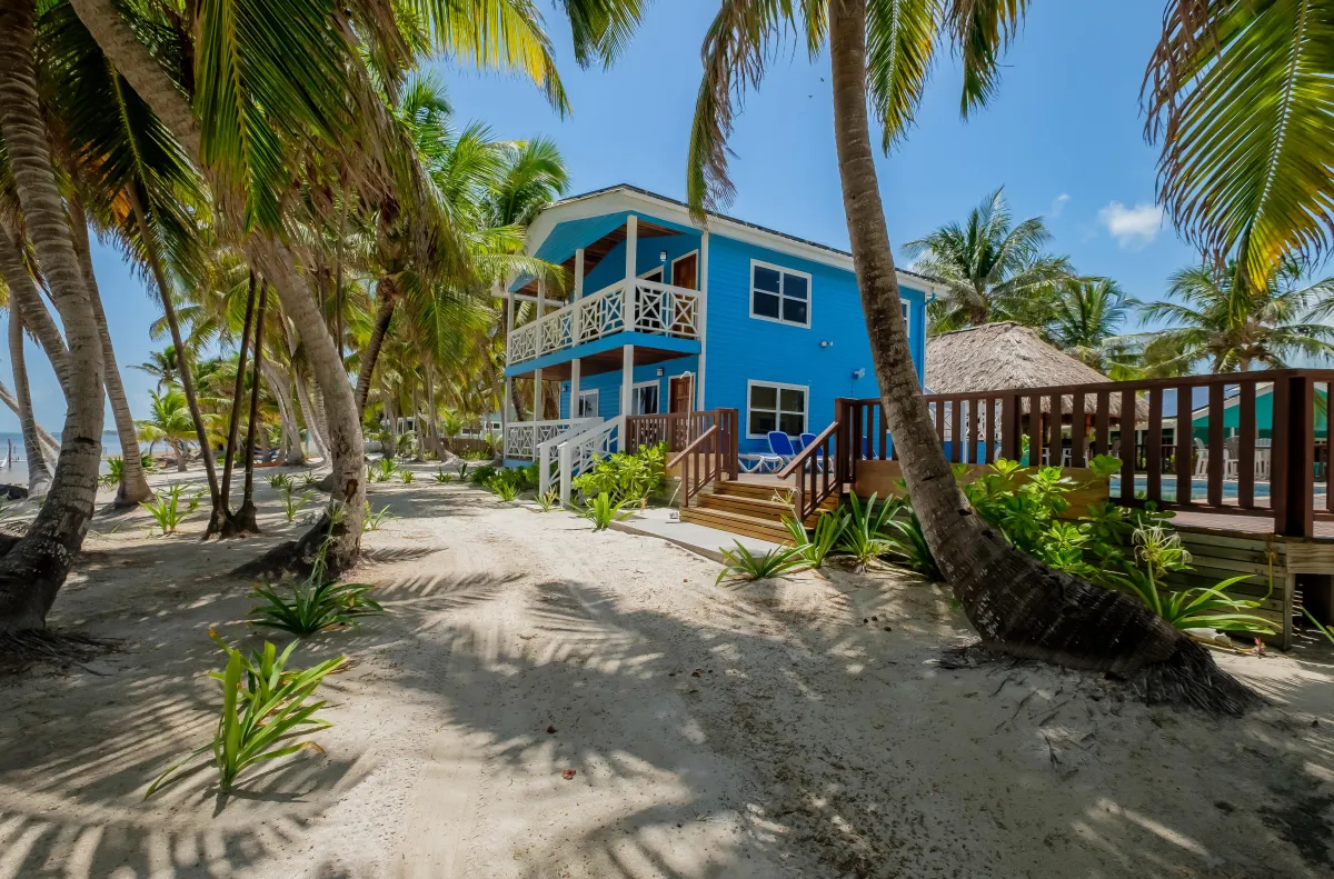 Dory's Retreat Beachfront Vacation Rental in Ambergris Caye Belize