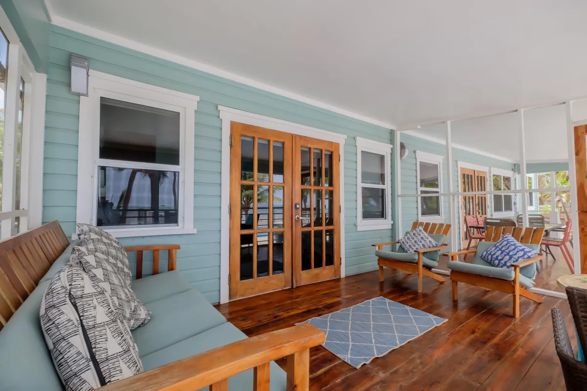 Vacation Rental in Amergris Caye with screened in patio