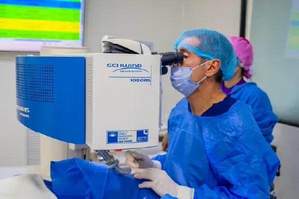 Cirugía láser ocular en Colombia – Carriazo Clínica Oftalmológica