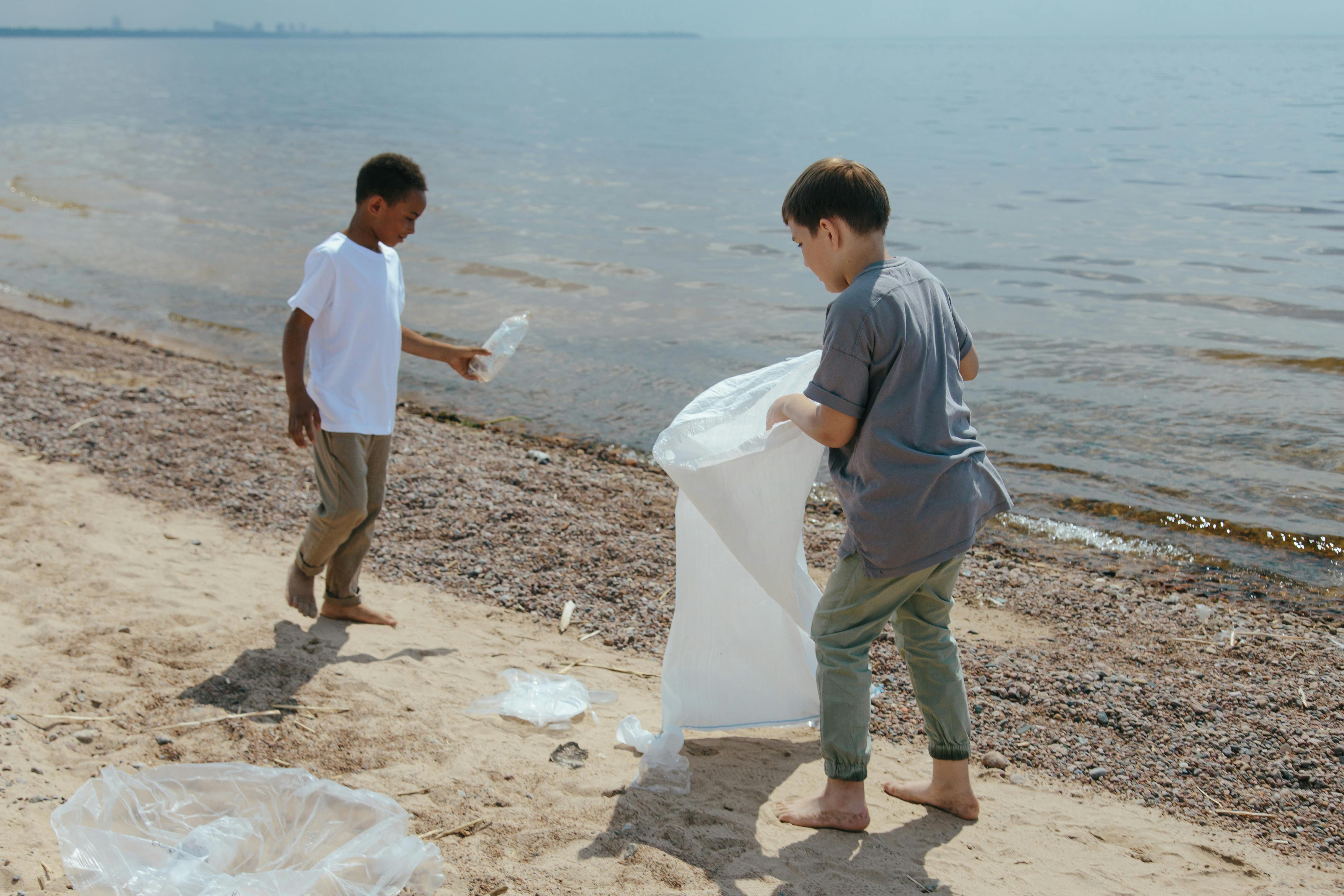 kids beach clean up