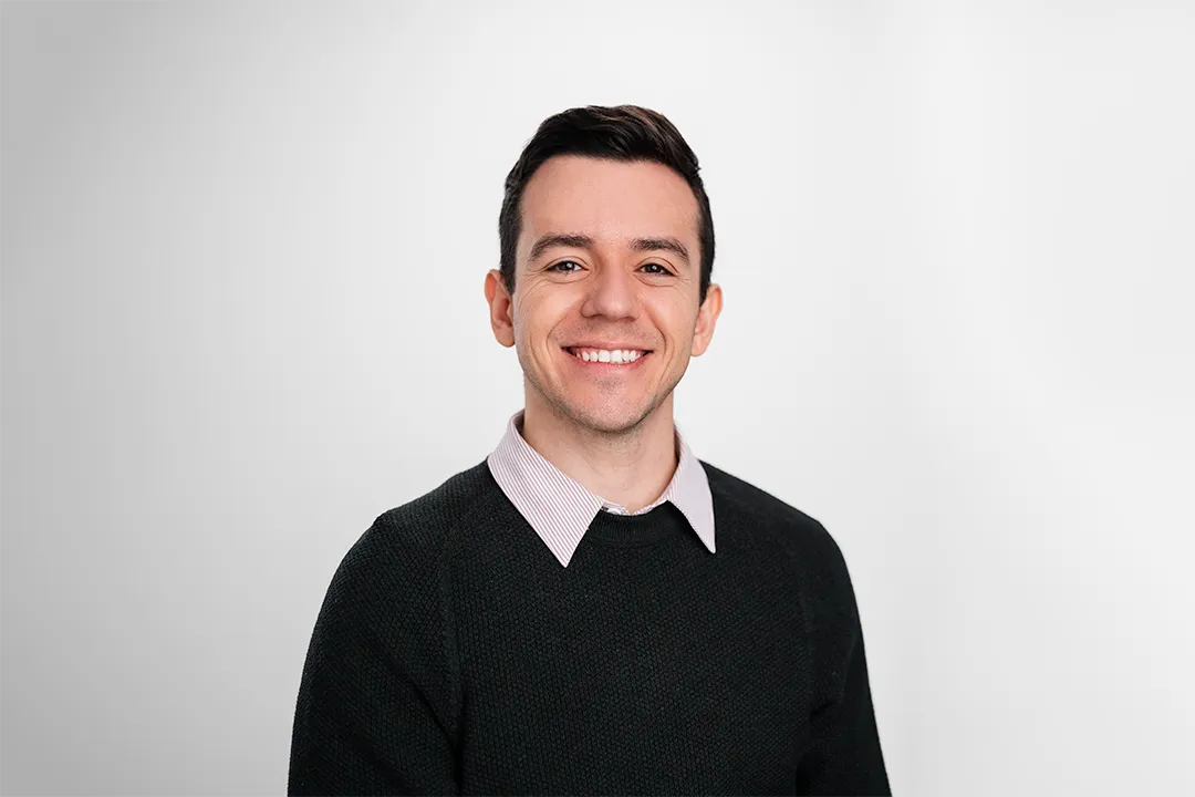 Headshot of Luiz Ribeiro, Creative Director at LB Productions, Burlington Marketing Agency.