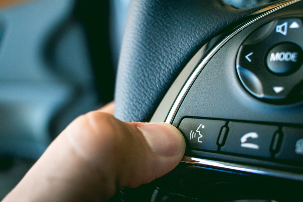 How Can You Incorporate Voice Control & AI Assistants in Your Car System?