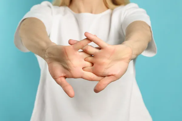 Is Cracking Joints Bad for You? Let’s Clear It Up