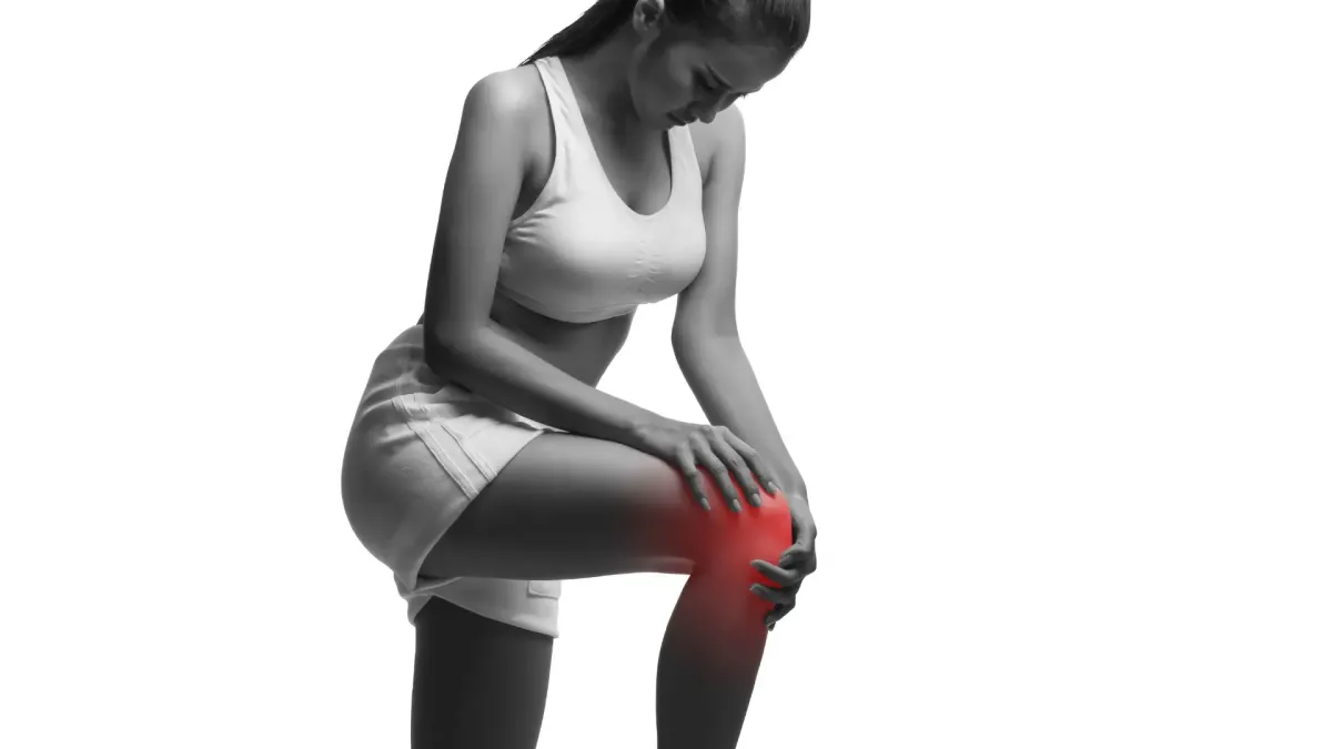 What causes Chronic Knee Pain in females?