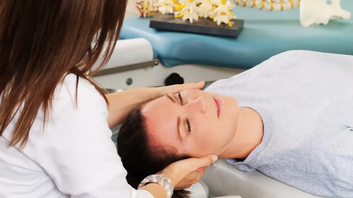 Can a chiropractor tell if your neck is out of alignment?