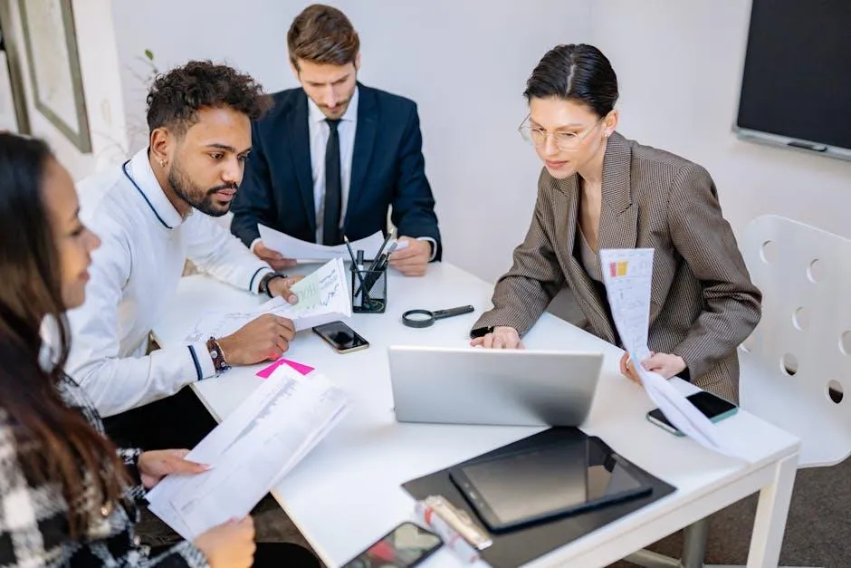 franchise professionals collaborating - Convert more franchise leads