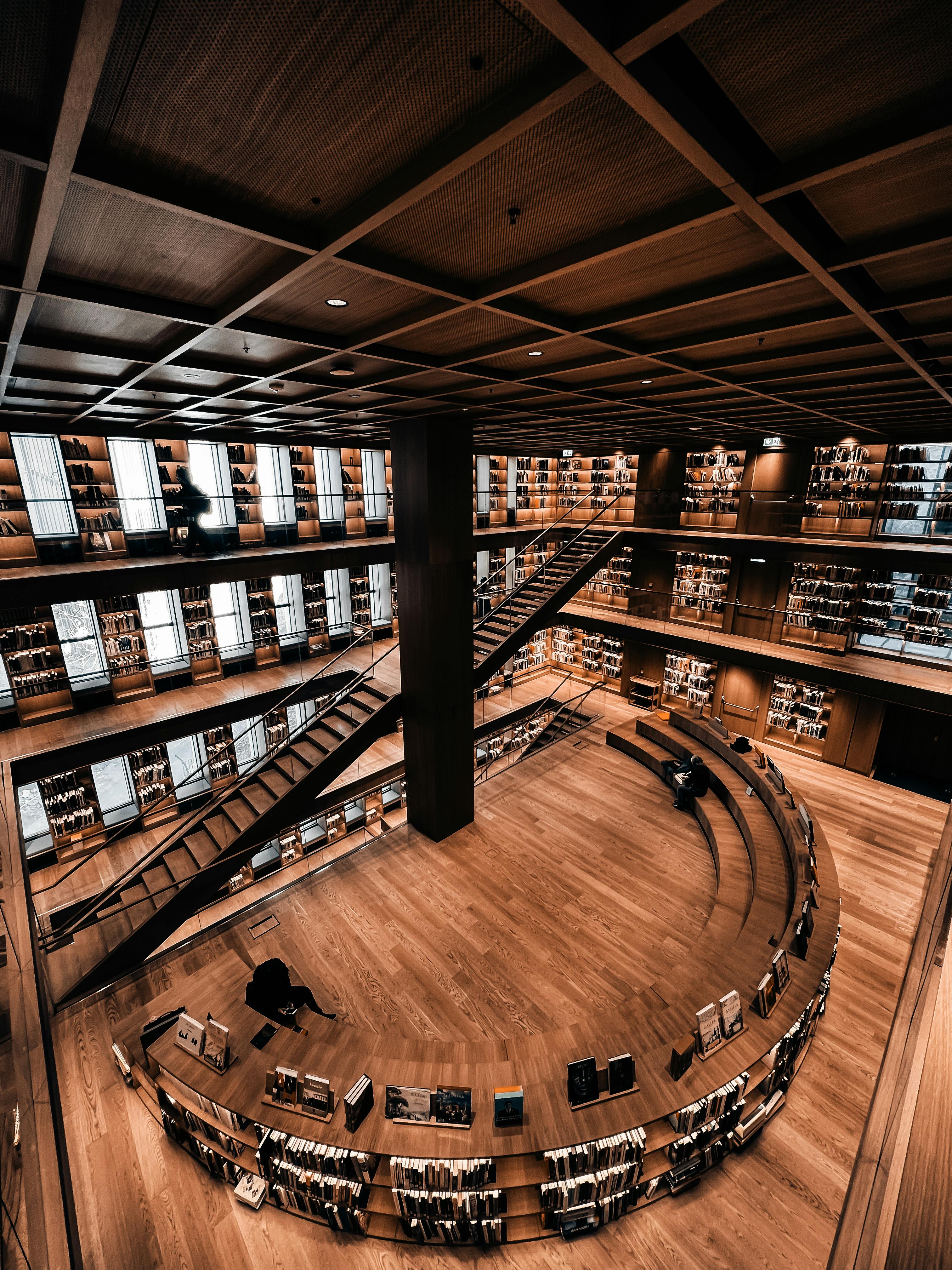 Trendy konsumenckie: naturalne materiały wracają do łask – jak drewno zdobywa współczesne wnętrza i przestrzenie publiczne?