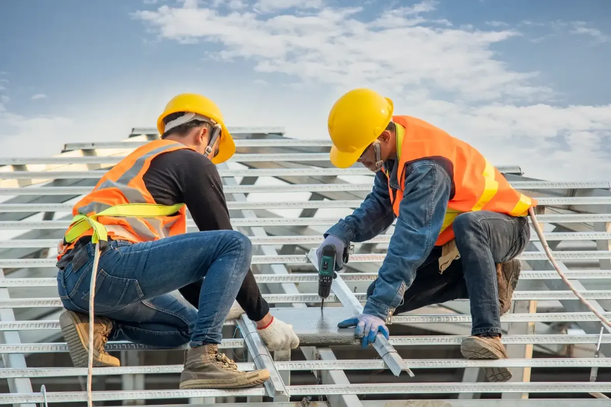 How to Find & Hire Top Roofing Crew