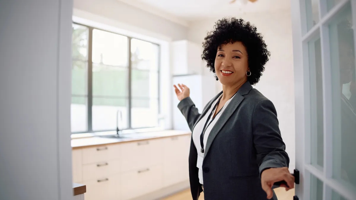 Open Houses vs. Digital Tours: Why Both Matter in 2024