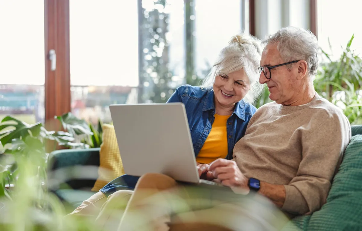 picture of senior couple at a computer