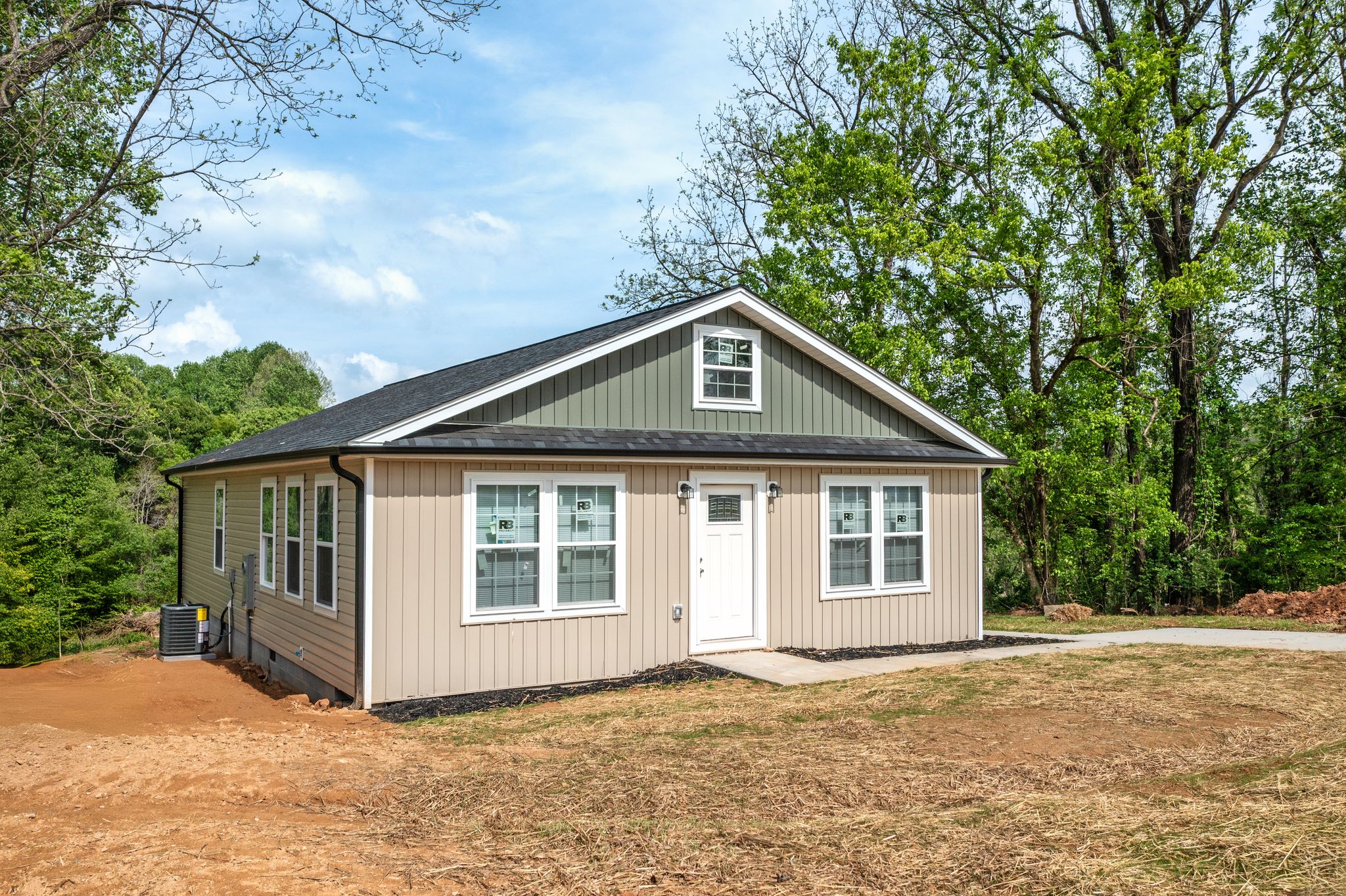 New 30x40 single-family home under construction with vinyl siding, 3 bedrooms and 2 bathrooms in Jonesville/Elkin, NC 28642