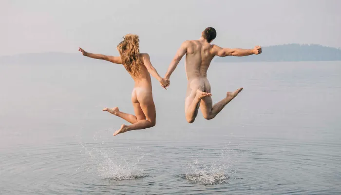 couple jump