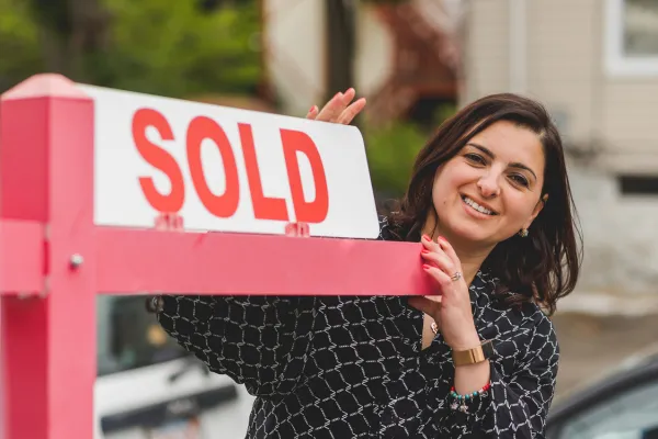 How Entrepreneurs Avoid Taxes on Residence Home Sales Photo by Canva