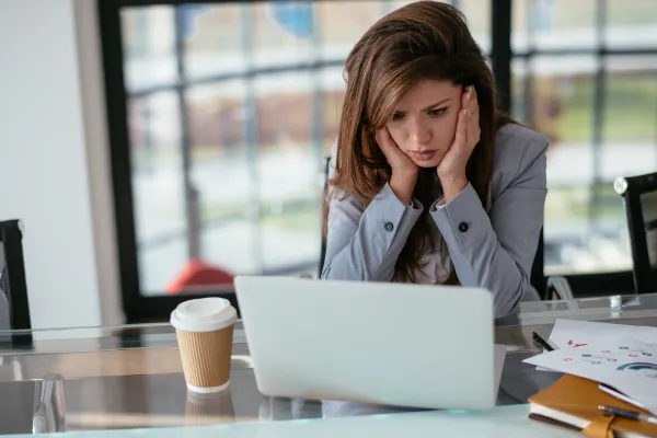 Stop Overpaying the IRS: How to Avoid the January 31 Filing Pitfalls  Photo by Canva