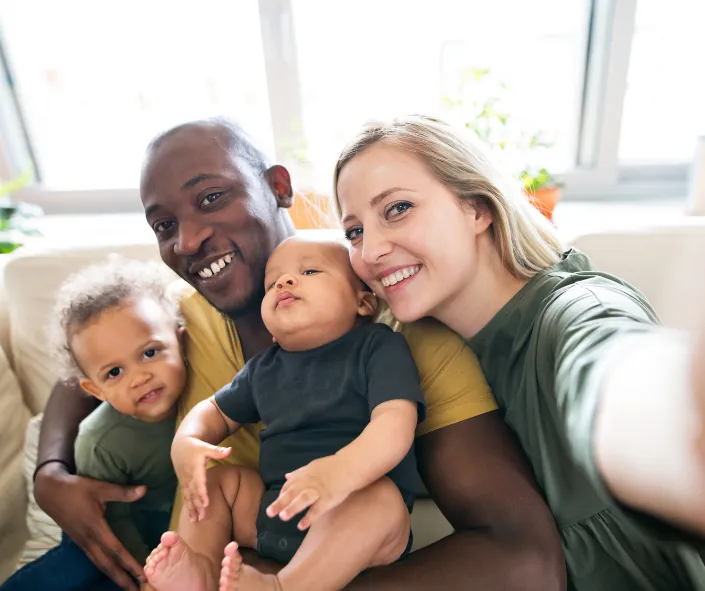 Sept étapes pour aider votre enfant à bien démarrer financièrement