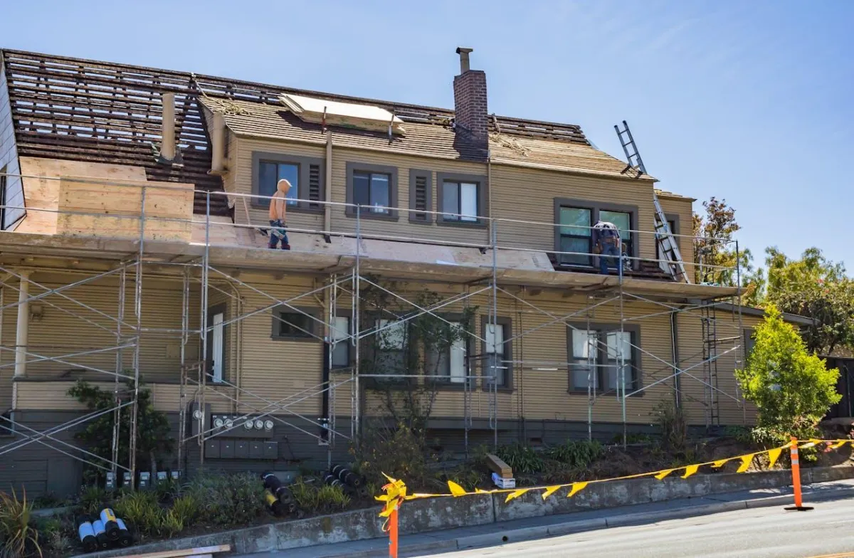 What Makes a Roofing Contractor Stand Out From Others
