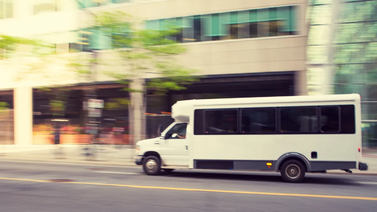 Making Sense of Party Bus Rental Prices for Your Needs