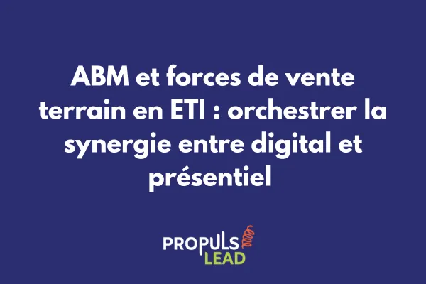 Équipe commerciale terrain ETI utilisant des outils ABM sur tablette lors d'une visite client 