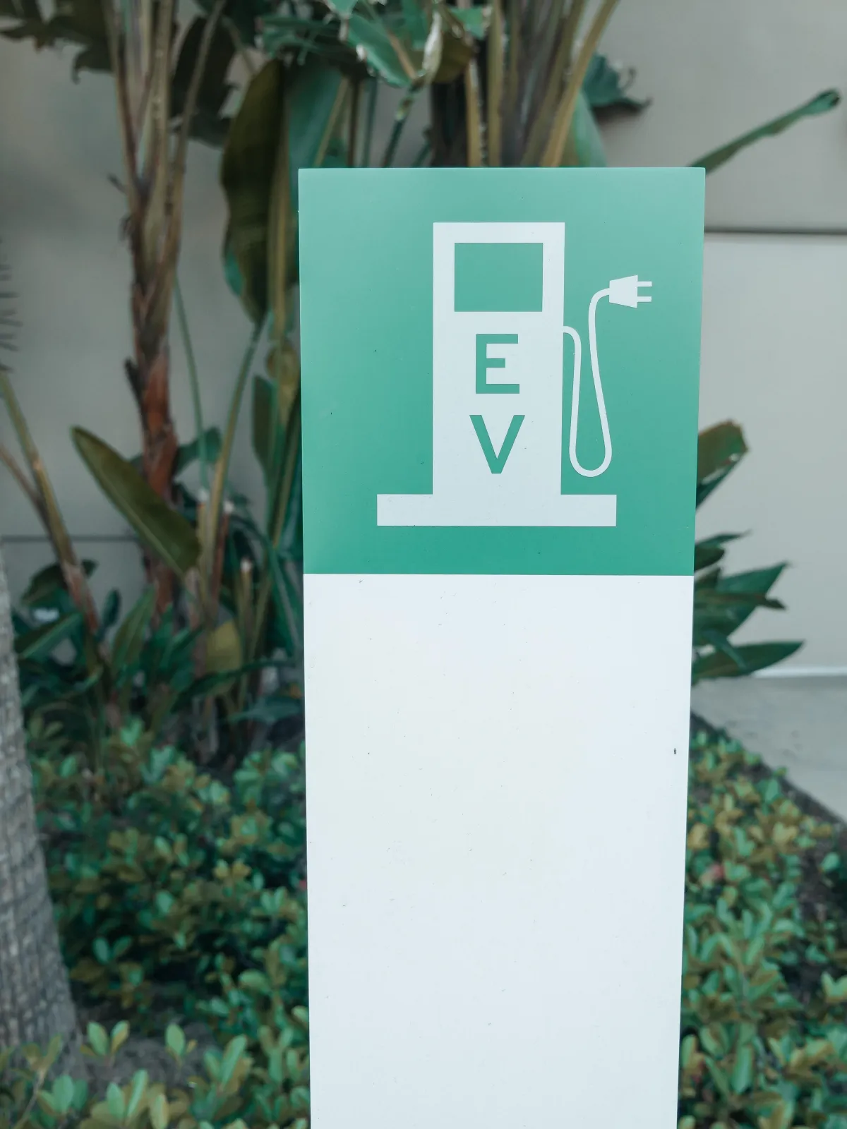 EV