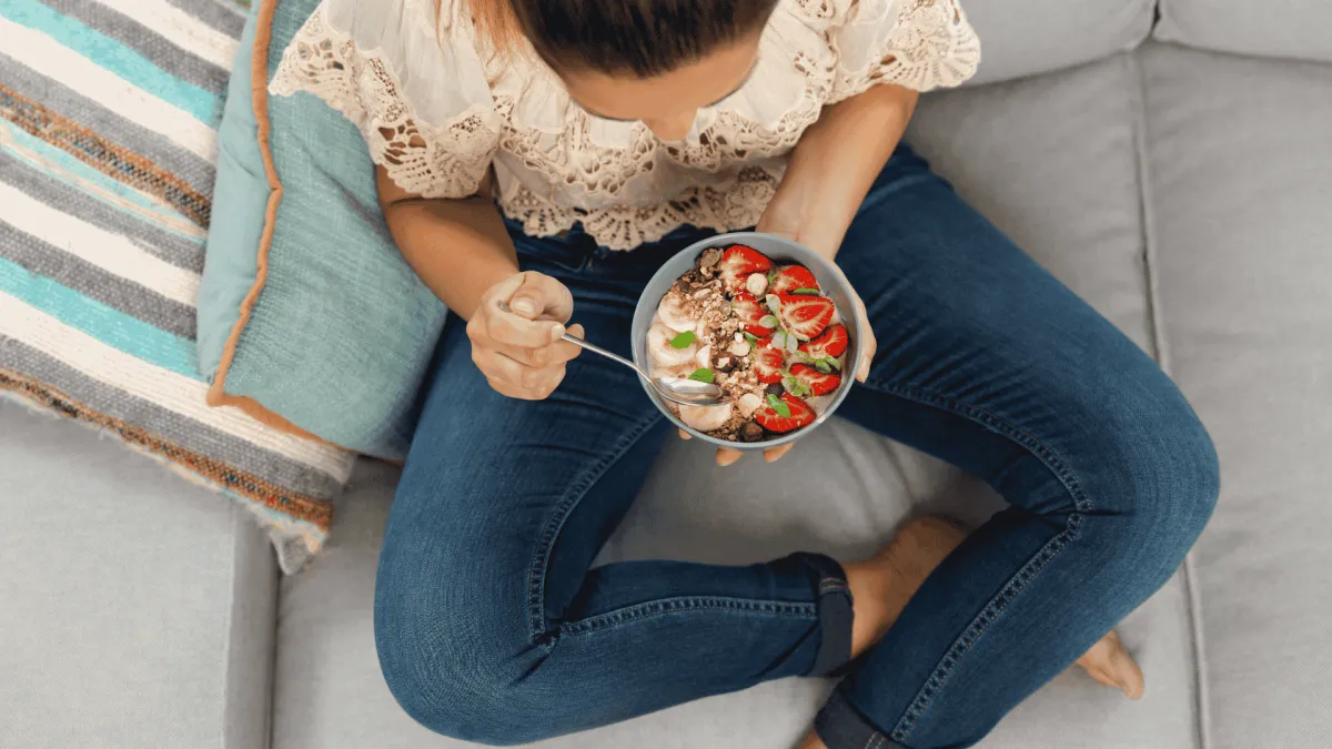 woman eating breakfast