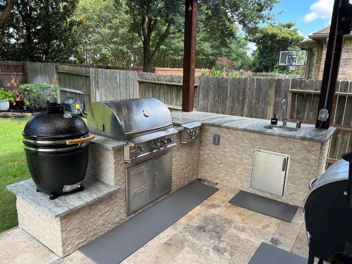 Outdoor Kitchen