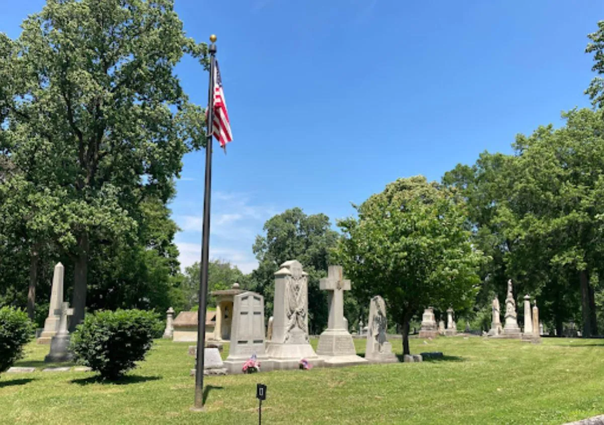 Calvary Cemetery & Mausoleum