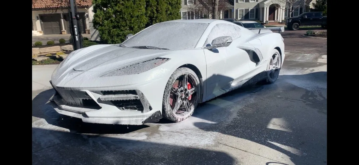 Discover the Benefits of Using Car Wax Polish for Your Vehicle