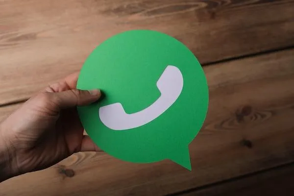 Botones de WhatsApp: Crea mensajes interactivos y mejora tus conversaciones en UvU CRM