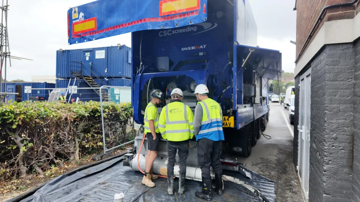 Maverick in Action: Pumping Cemfloor Level Plus Flowing Screed