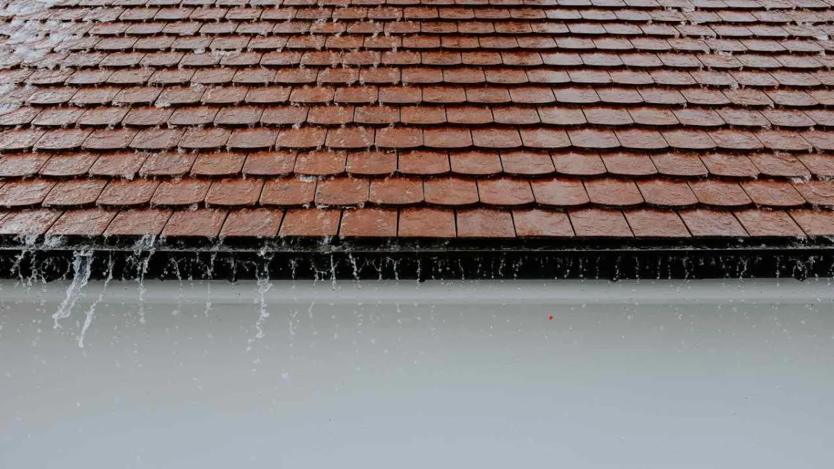 commercial building gutters