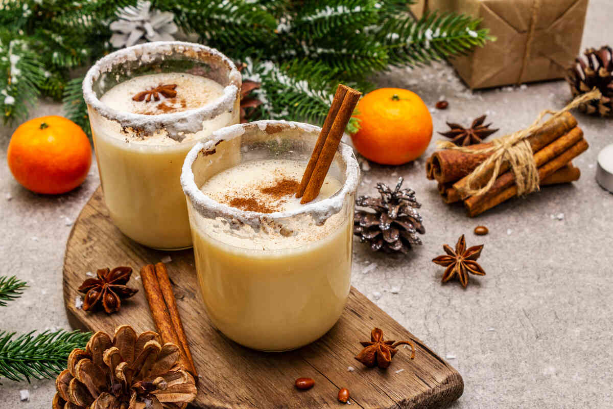 The Ultimate Eggnog Guide: History, Variations & Recipe