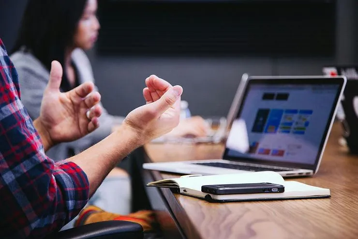Why Product Data in Healthcare SaaS and Internal Applications Often Fails Decision-Makers — and How to Fix It