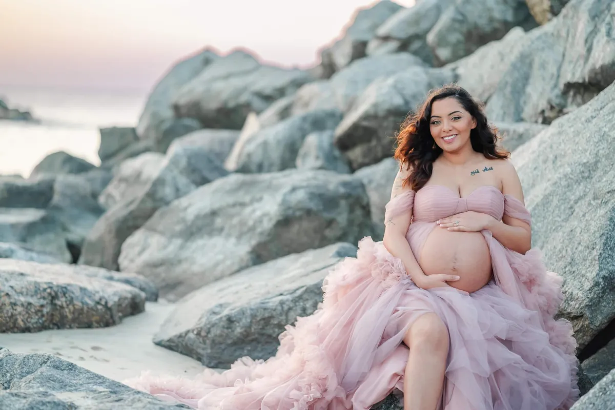 How to Plan a Beach Maternity Session