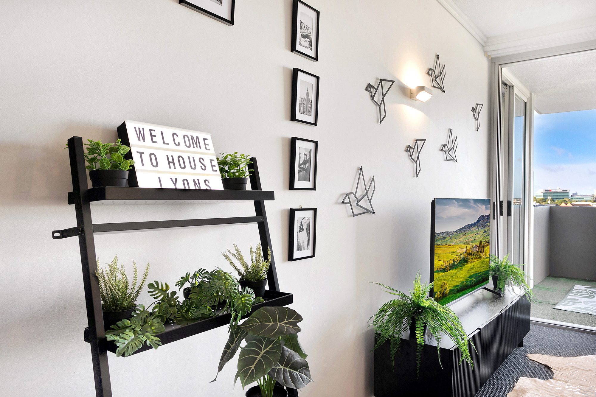 House Lyons - Thomas House Living Room Decor