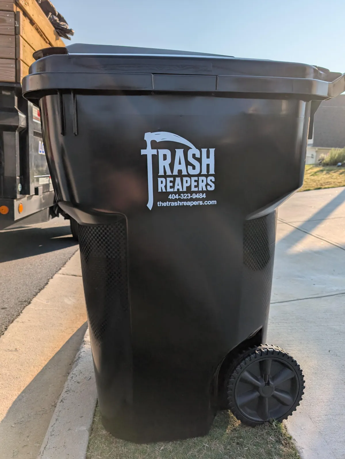 Big Trash vs. Local Service: Why Local Trash Pickup Companies Win Every Time