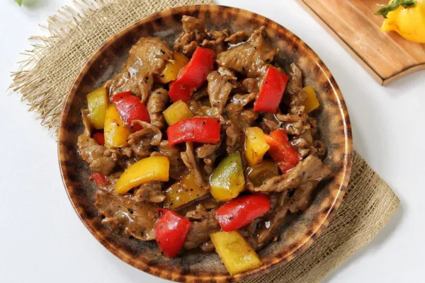 Slow Cooker Beef and Peppers