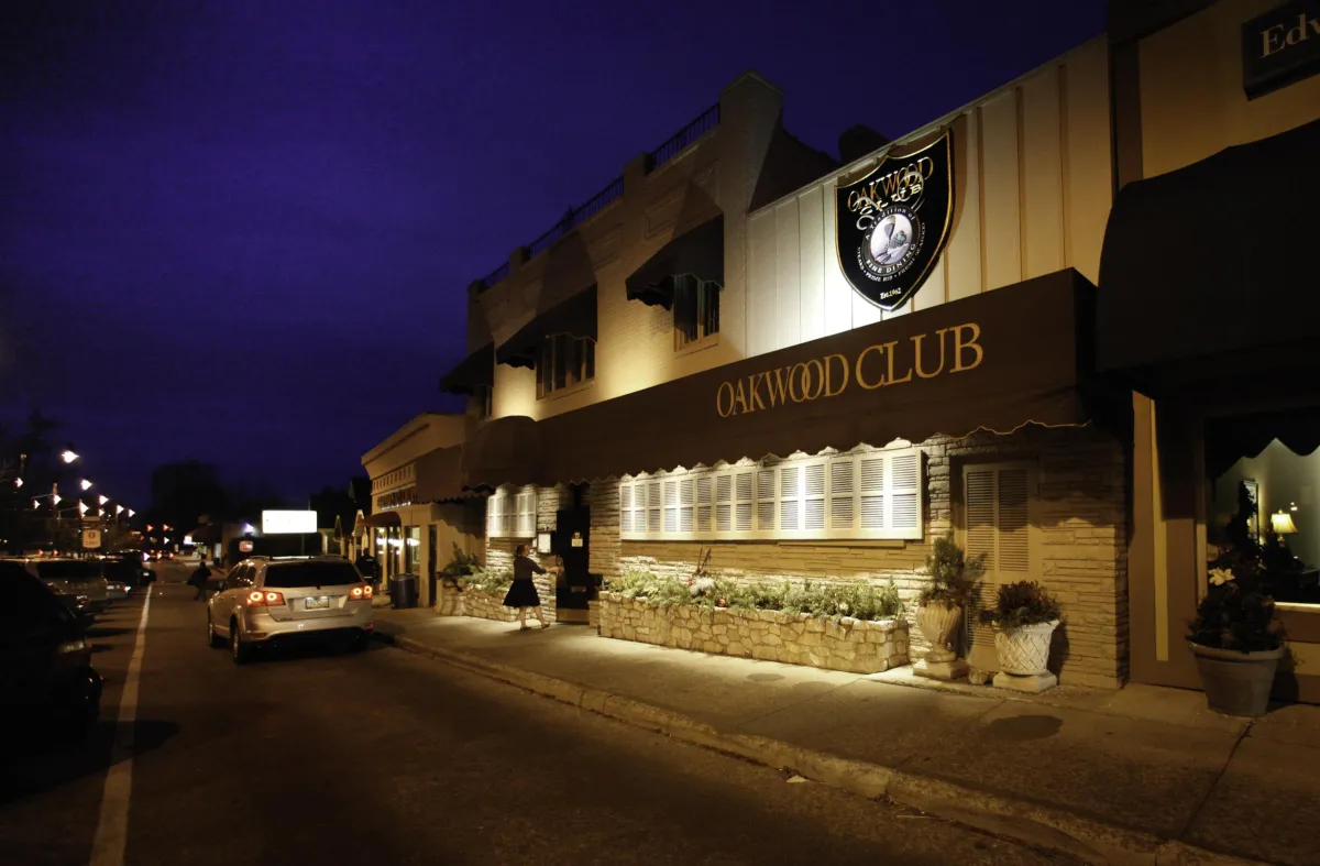Step Into Dayton's Classic: The Oakwood Club Never Misses