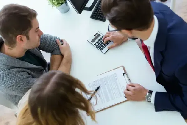 Mortgage Brokers vs. Banks