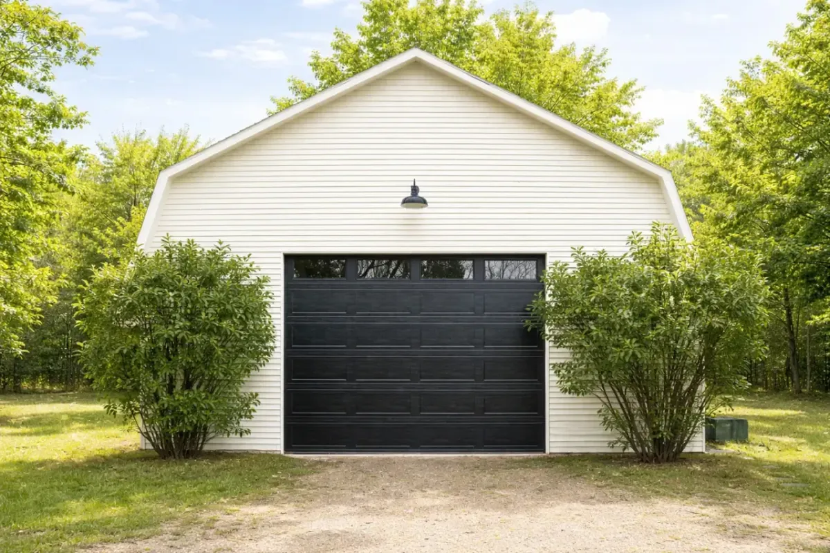 The Barn Loft at New Hope: A Cozy Forest Cabin Retreat for Group Getaways