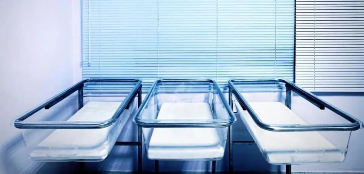 Labour room and baby cot bed