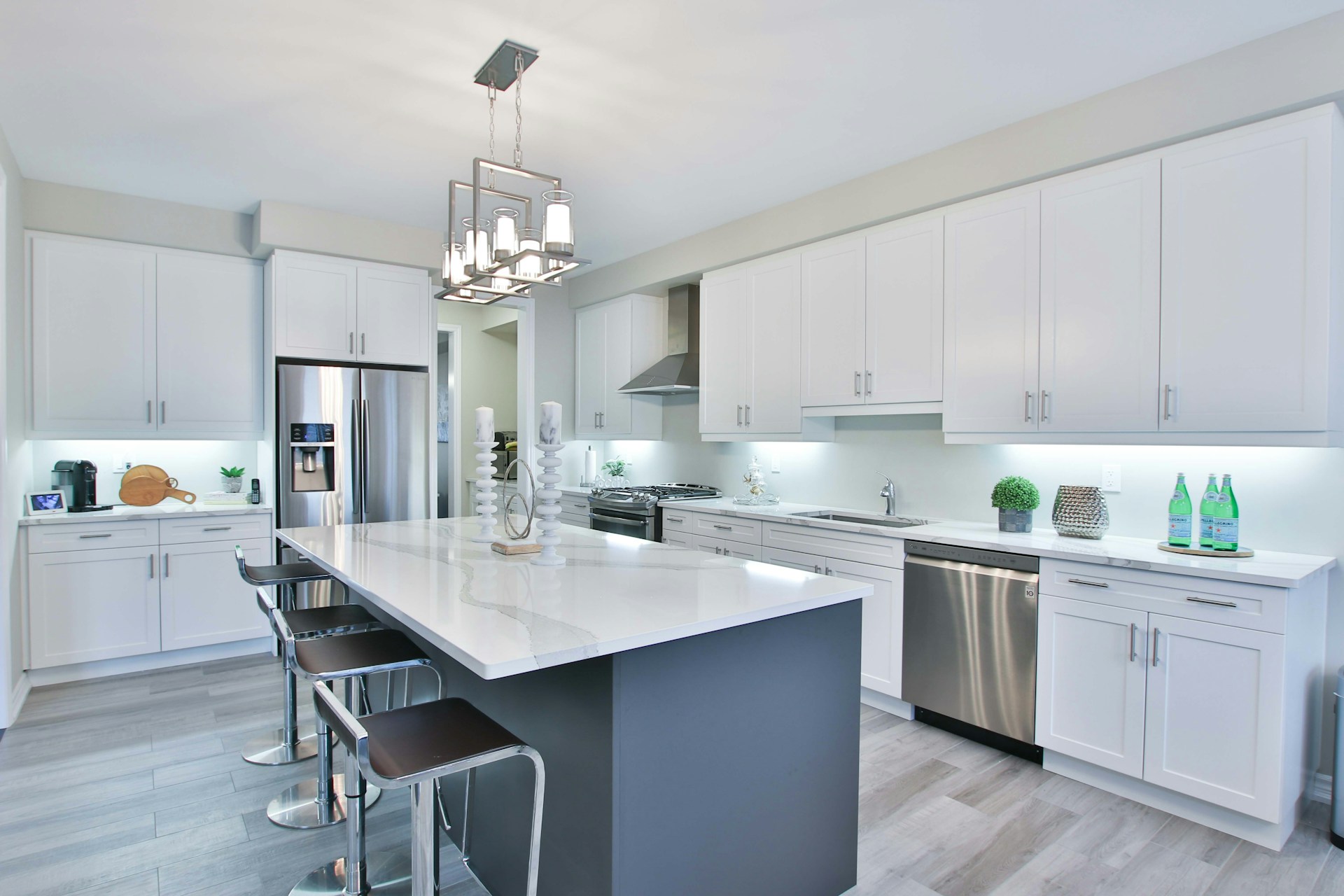 Guide to Kitchen Spray Painting and Decorating