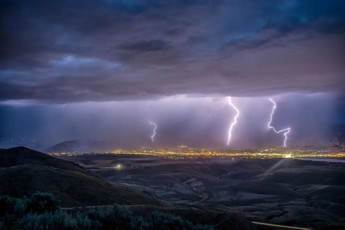Protecting Your Facility from Windstorm Damage:  A Comprehensive Emergency Checklist