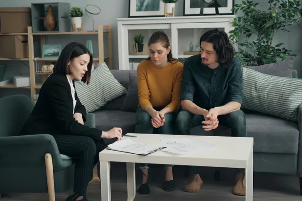 10 Crucial Questions to Ask a Real Estate Agent Before Making a Risky Move