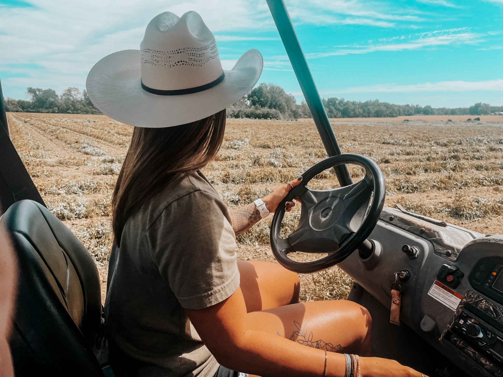 Girl with cowboy hat