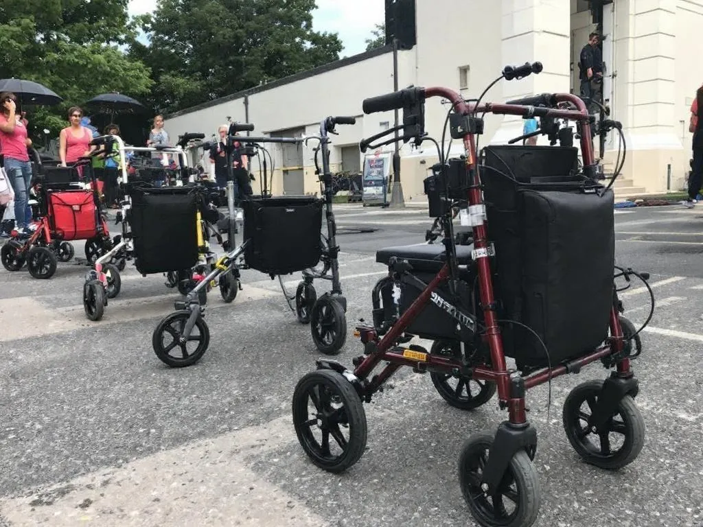 Detailed DIY Guide: How to Choose and Use a Walker