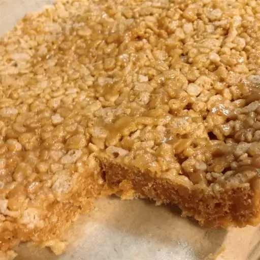 Picture of a snack bar made with peanut butter and a crunchy rice cereal such as Rice Krispies