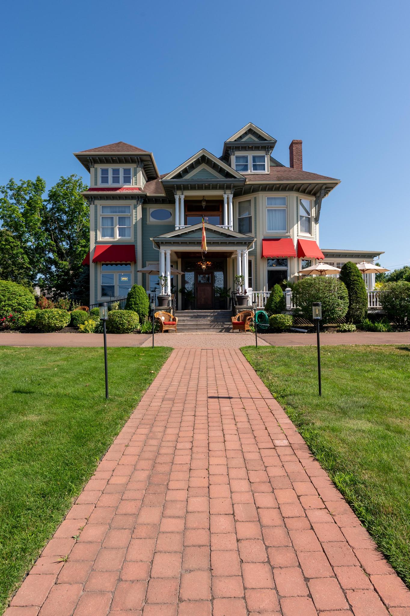 Maison Tait House front entrance