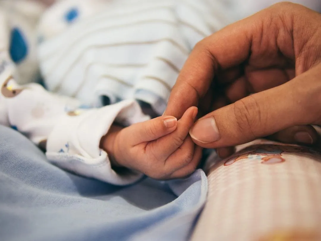Newborn Sleep - What to Expect (And How to Survive It!)
